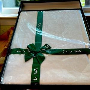 Sur La Table Damask tablecloth